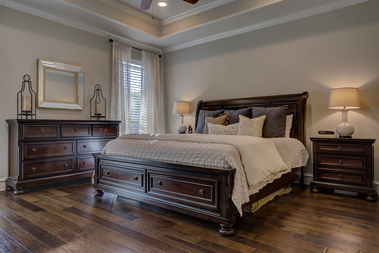 Sypialnia w stylu vintage – jak ją urządzić?