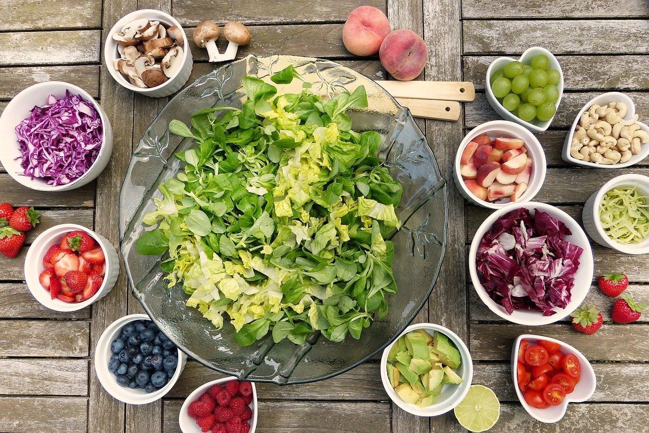Jak samemu w domu można przyrządzić zdrowe i niskokaloryczne posiłki?