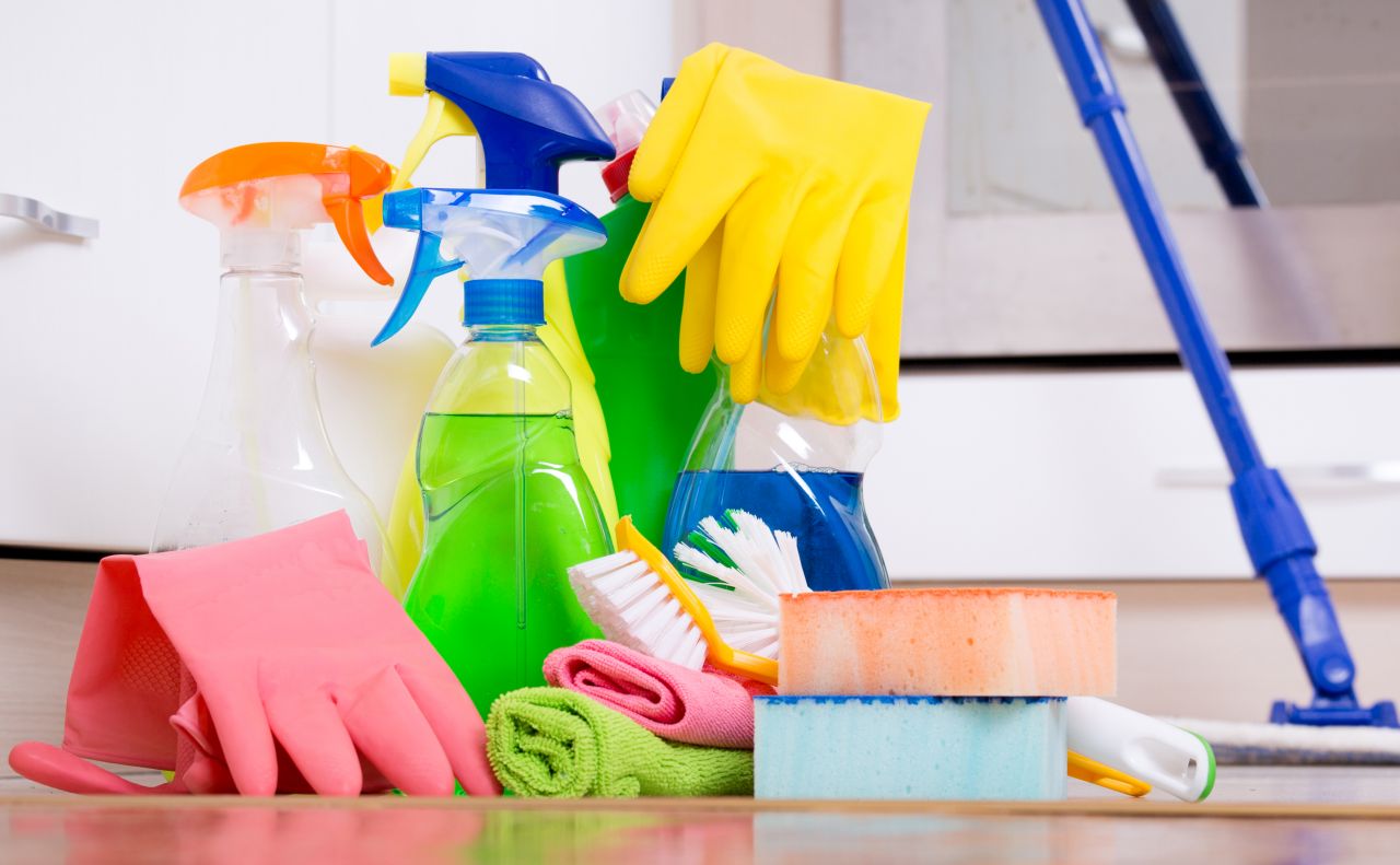 Jak czyścić blaty w domu?