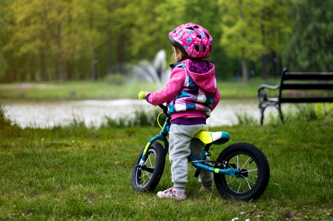 Czy rower sprawdzi się jako prezent urodzinowy dla dziecka?