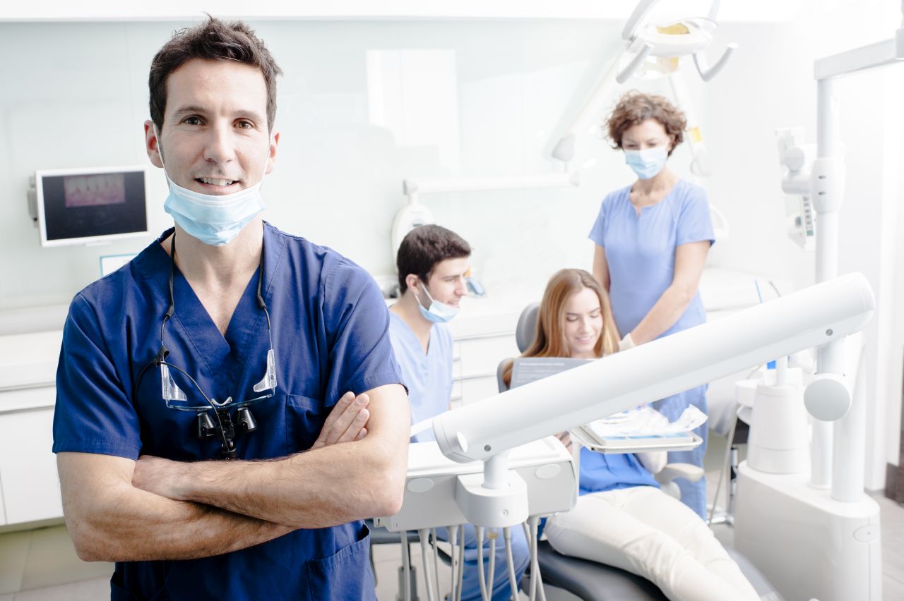 Jak często powinniśmy chodzić do stomatologa?