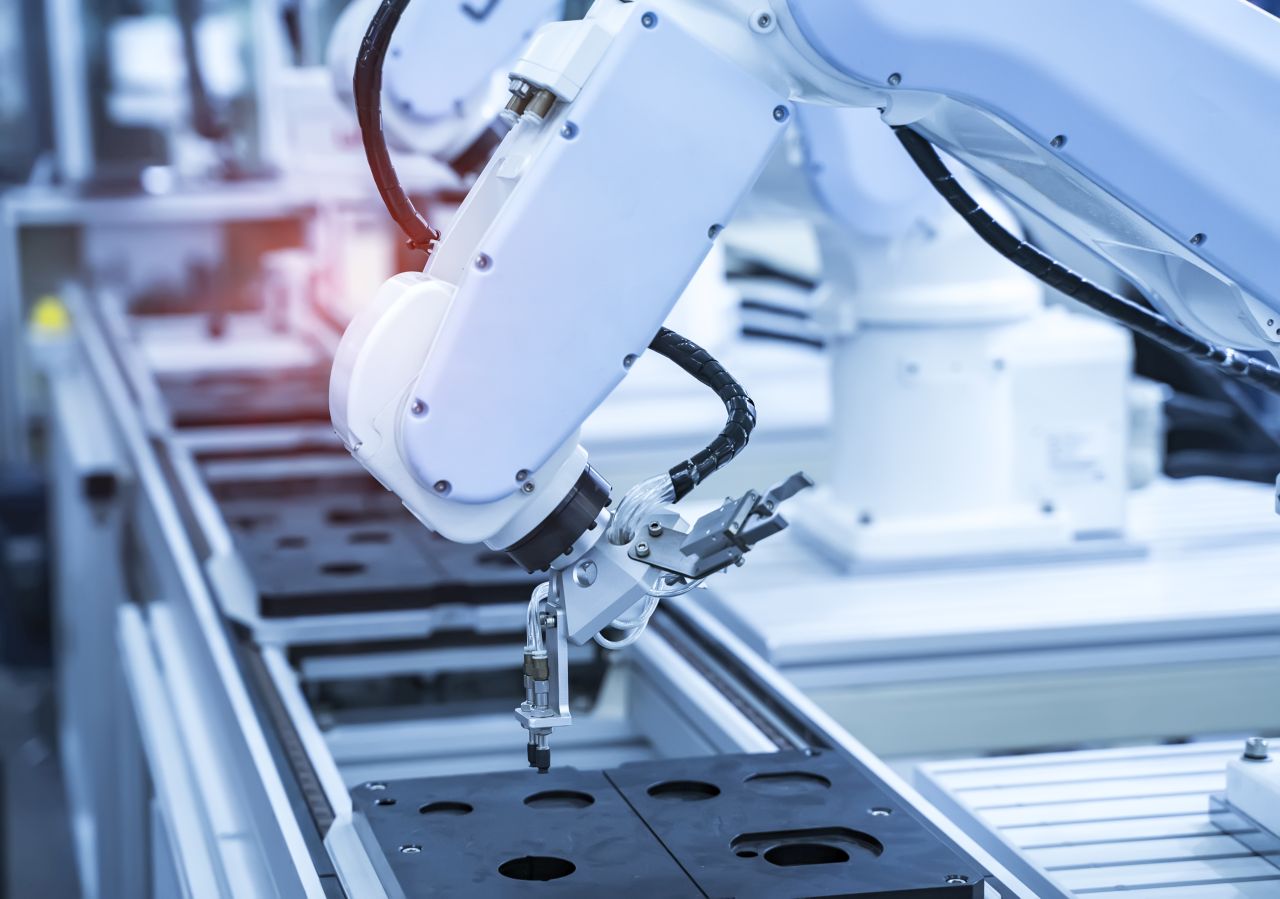 Gdzie wykorzystuje się roboty przemysłowe?