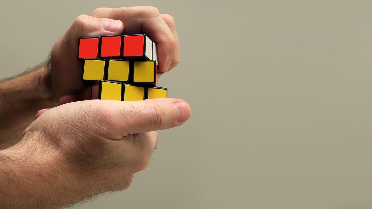 Dlaczego kostka Rubika to jedna z najlepszych zabawek?
